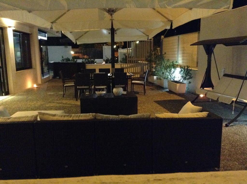 Hotel Riviera Бари Екстериор снимка