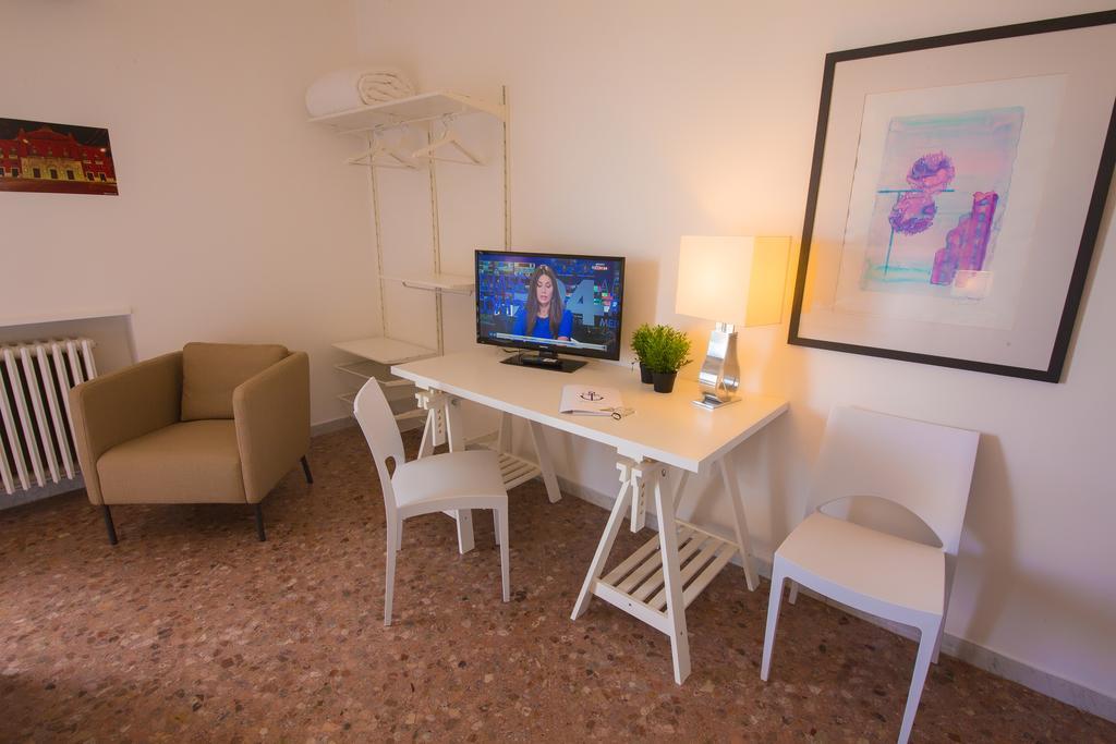Hotel Riviera Бари Екстериор снимка