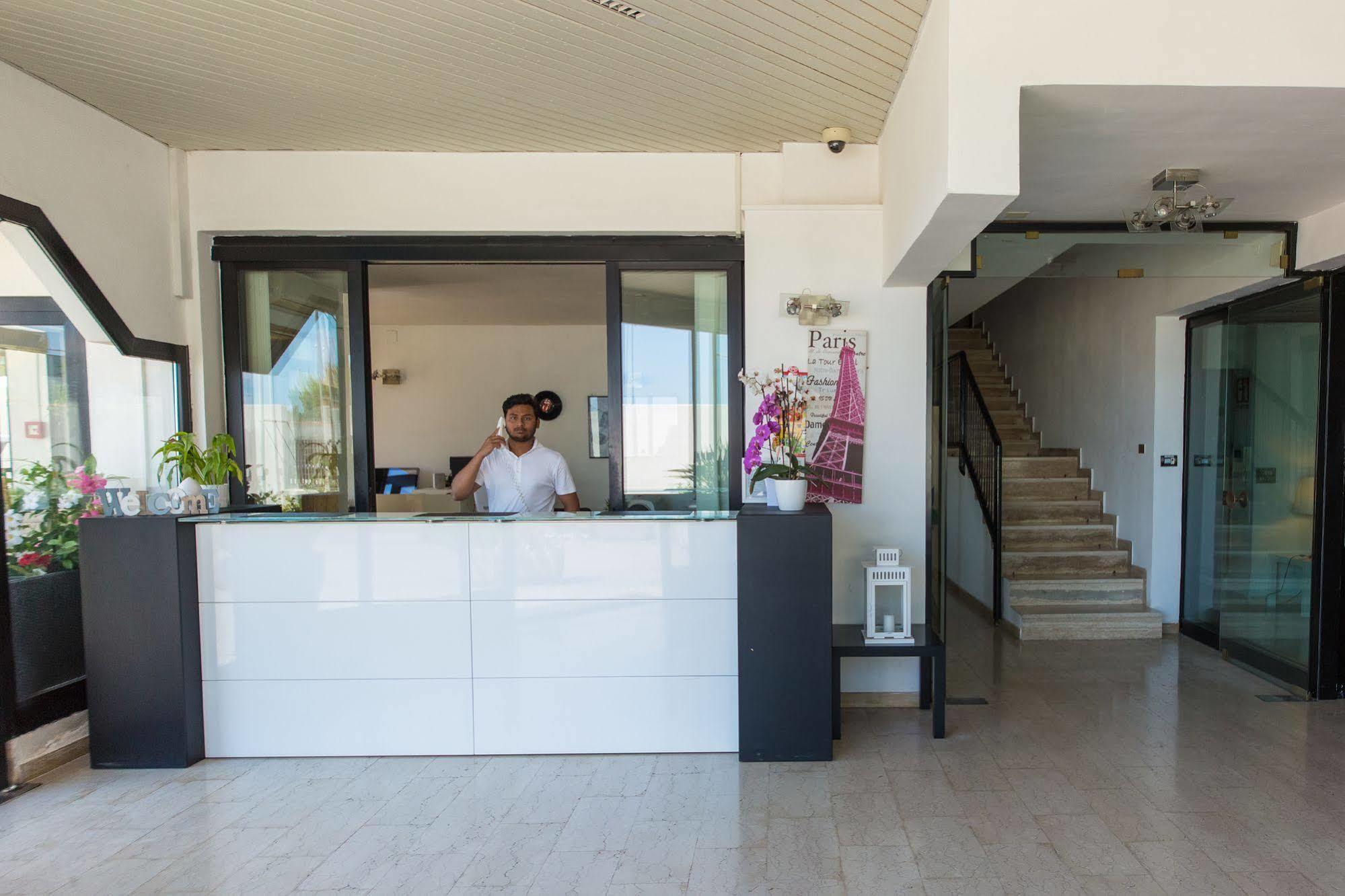 Hotel Riviera Бари Екстериор снимка